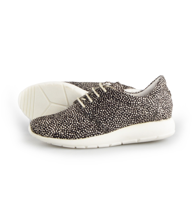Maruti Sneakers