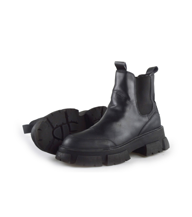 Steve Madden Chelsea Boots