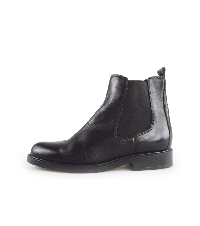 Nelson Chelsea Boots