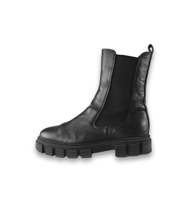 Lina Locchi Chelsea Boots
