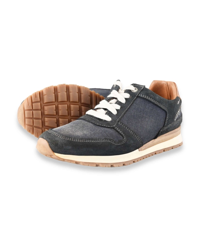 Travelin Sneakers