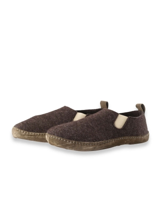 Travelin Pantoffels Bruin 204871
 Maat 44
 