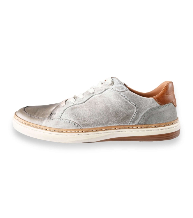 Travelin Sneakers