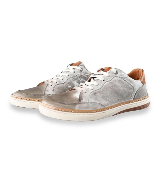Travelin Sneakers