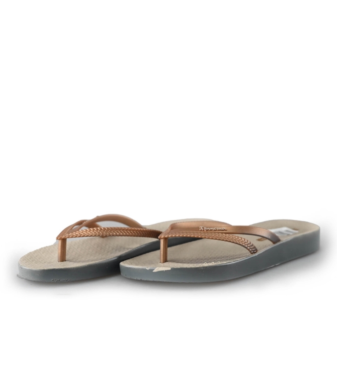 Ipamema Slippers