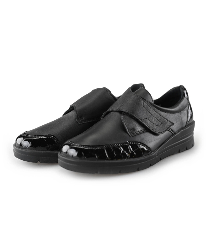 Feyn Sneakers