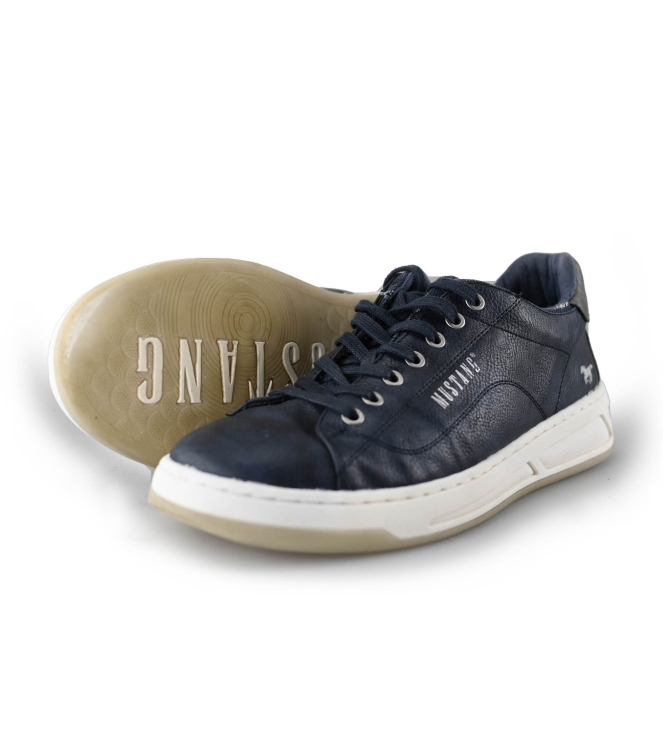Mustang Sneakers