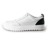 Invinci Sneakers