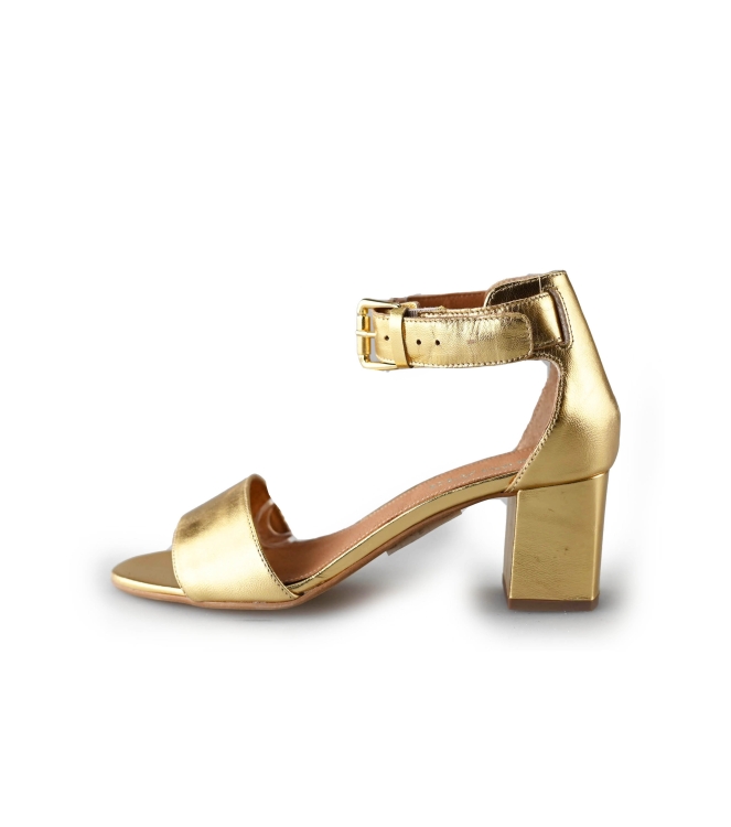 Lina Locchi Pumps
