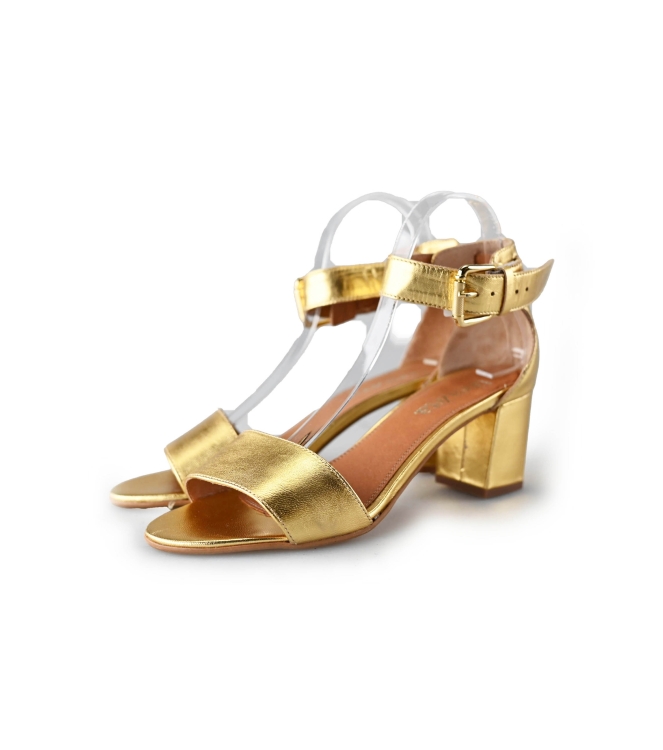Lina Locchi Pumps