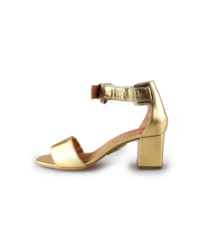 Lina Locchi Pumps