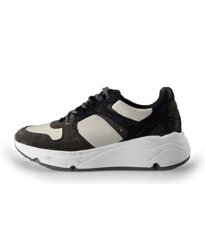 Aqa Sneakers