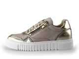 Aqa Sneakers