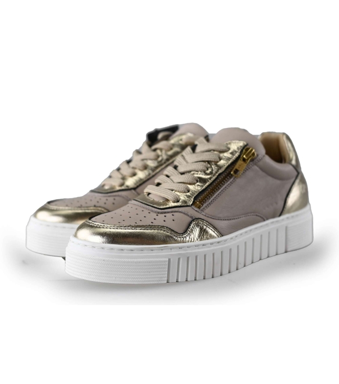 Aqa Sneakers