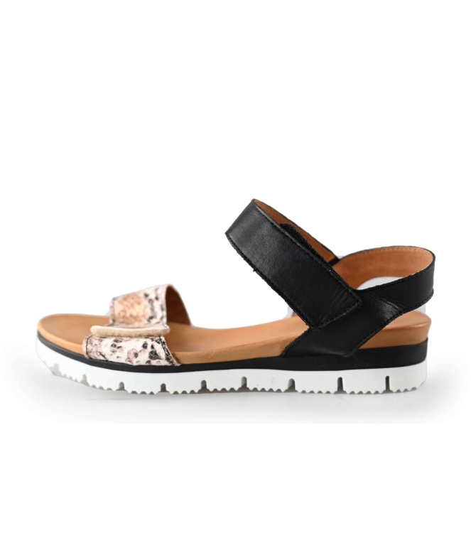Aqa Sandalen