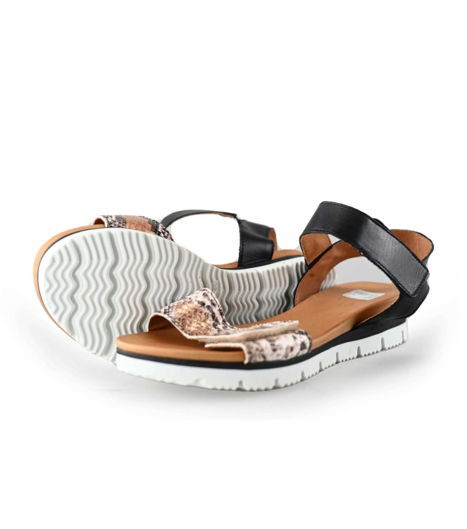 Aqa Sandalen