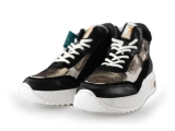 Giga Sneakers