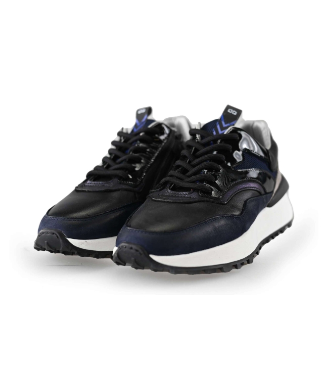 Giga Sneakers