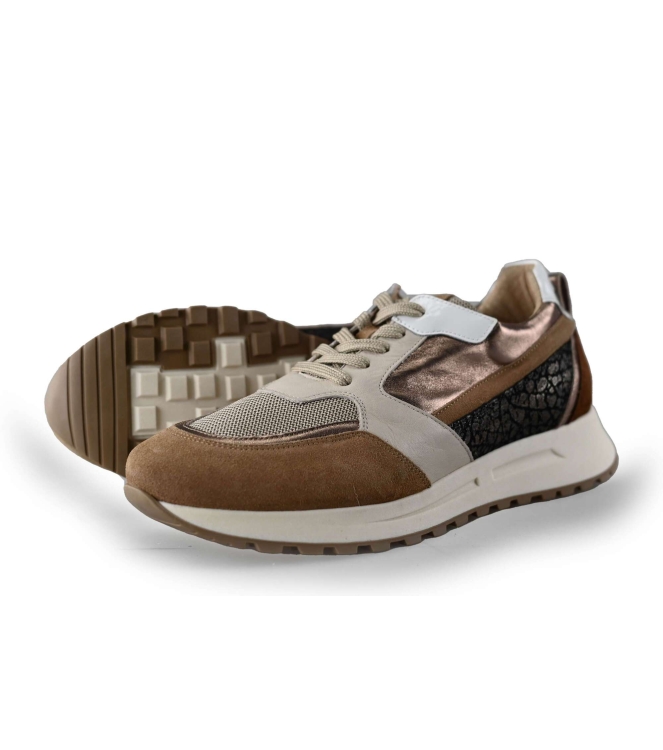 Aqa Sneakers
