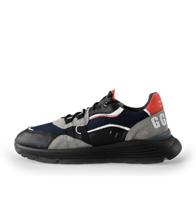 Giga Sneakers