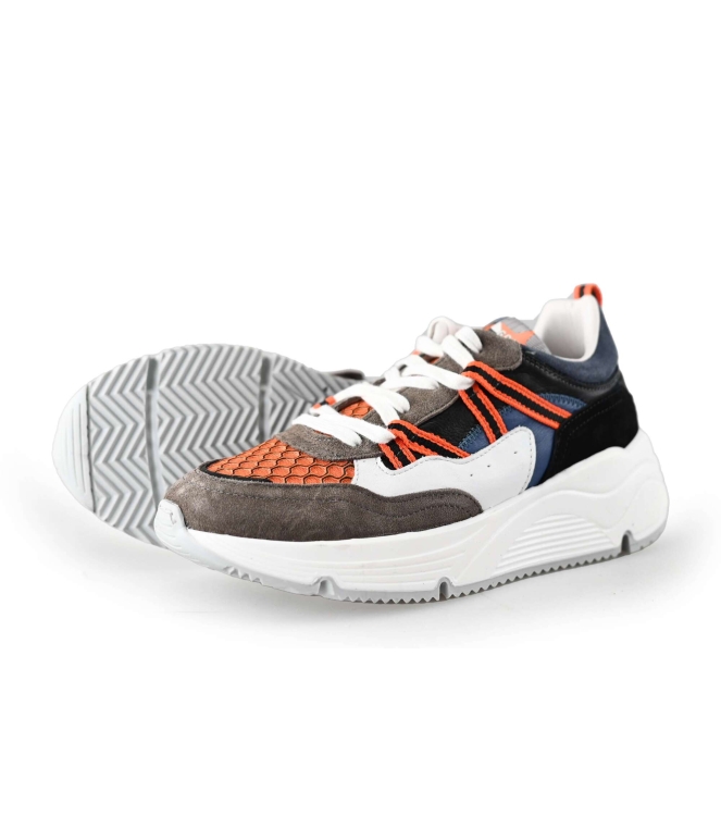 Giga Sneakers