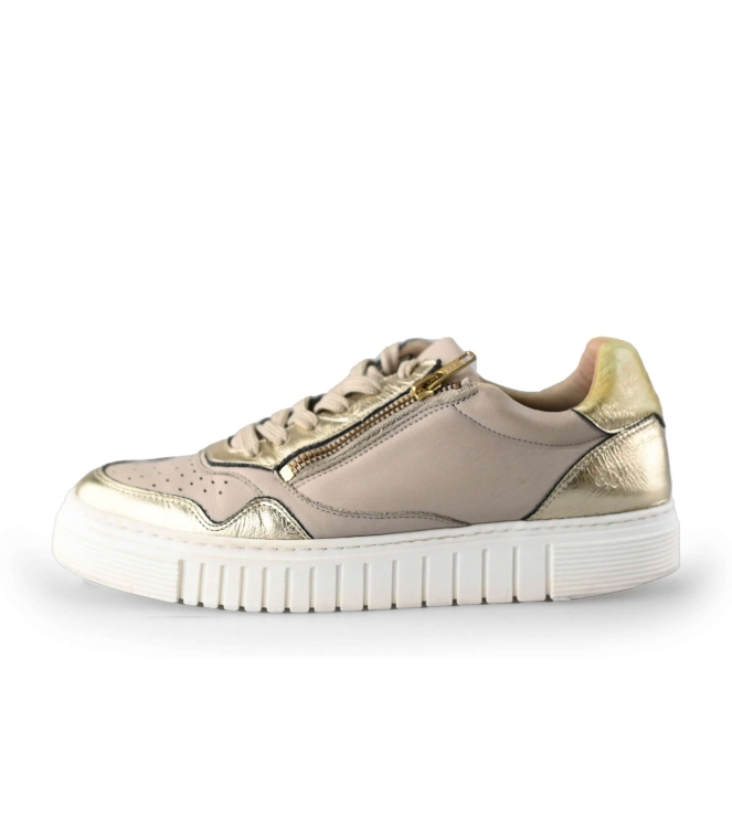 Aqa Sneakers