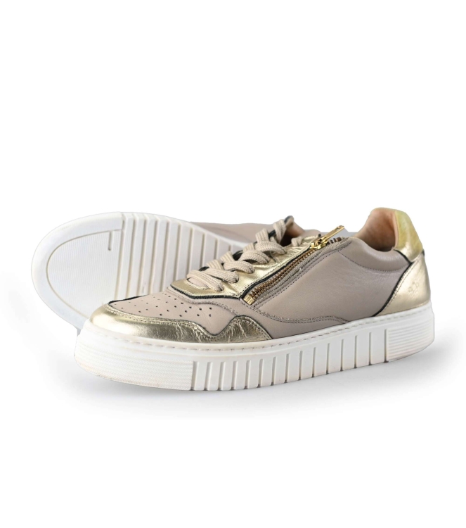 Aqa Sneakers