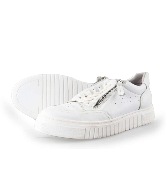 Aqa Sneakers