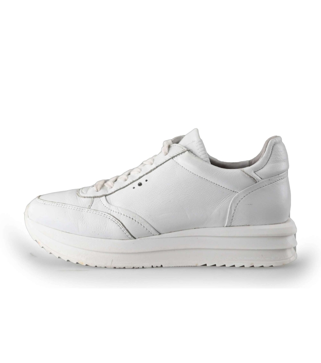 Aqa Sneakers