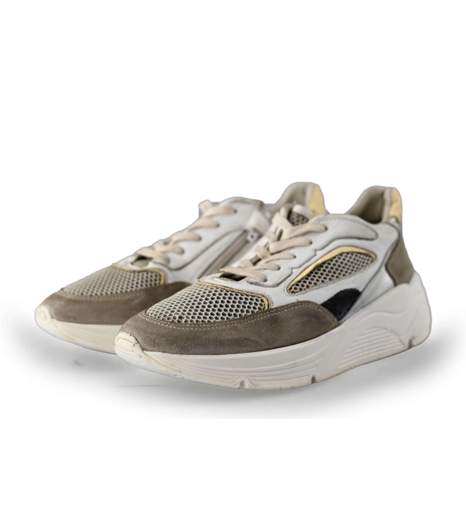 Giga Sneakers