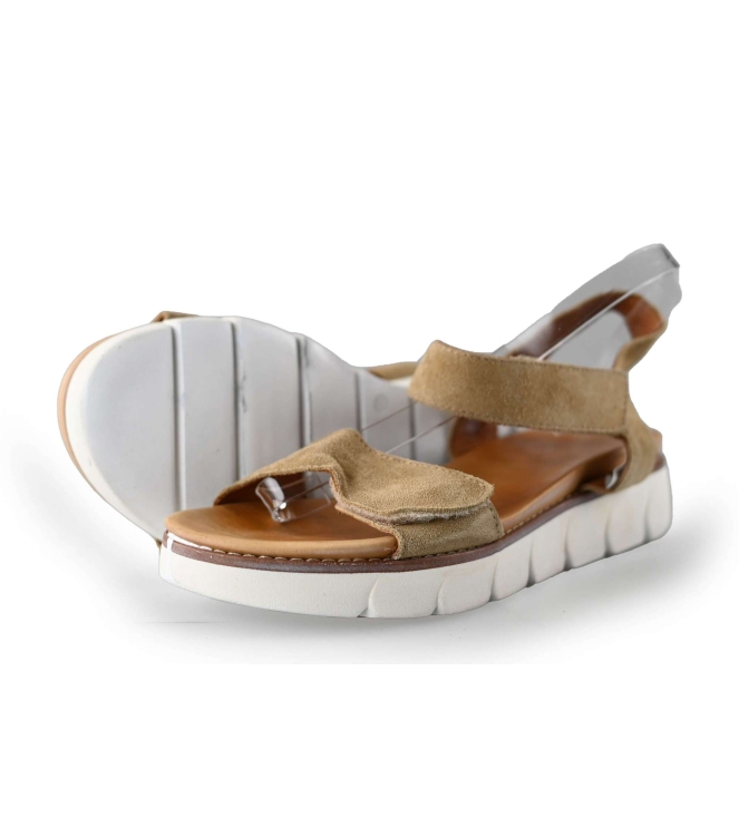 Aqa Sandalen
