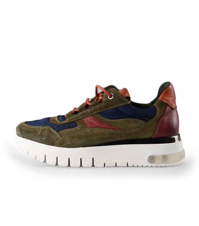 Aqa Sneakers