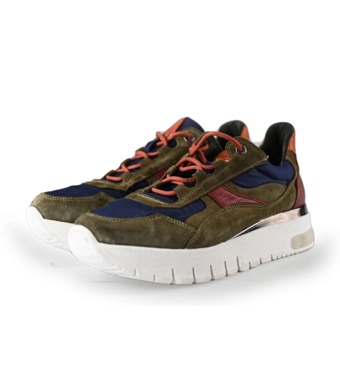 Aqa Sneakers