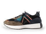 Giga Sneakers