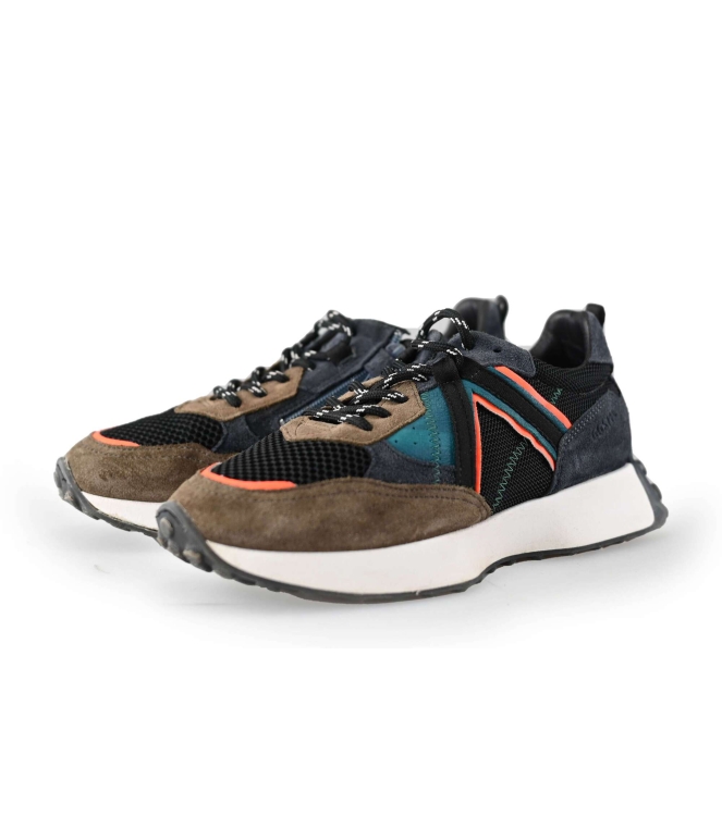 Giga Sneakers