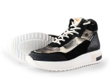 Giga Sneakers