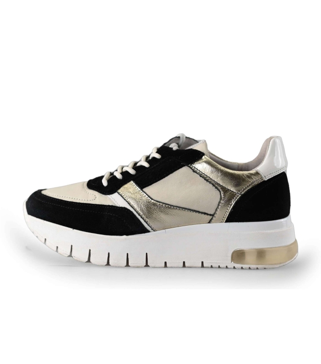Aqa Sneakers