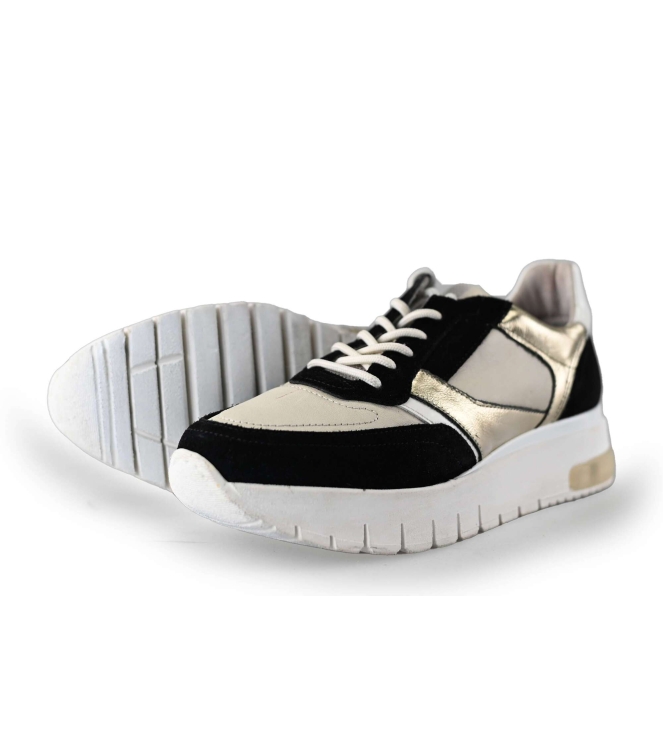 Aqa Sneakers