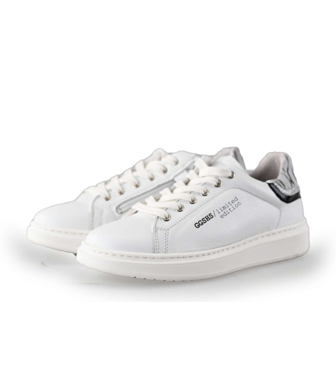 Giga Sneakers