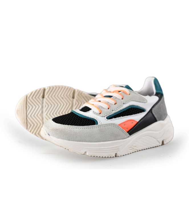 Giga Sneakers