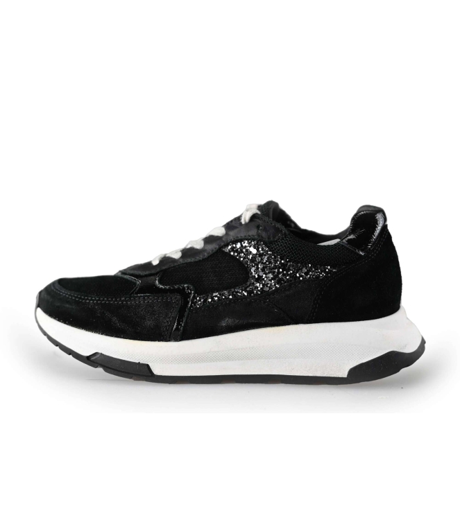 Giga Sneakers