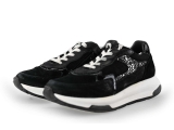 Giga Sneakers