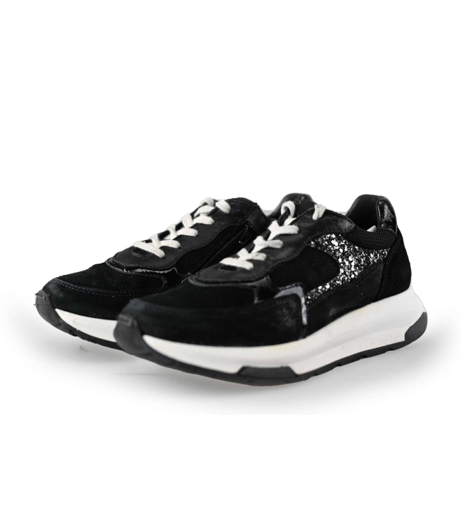 Giga Sneakers
