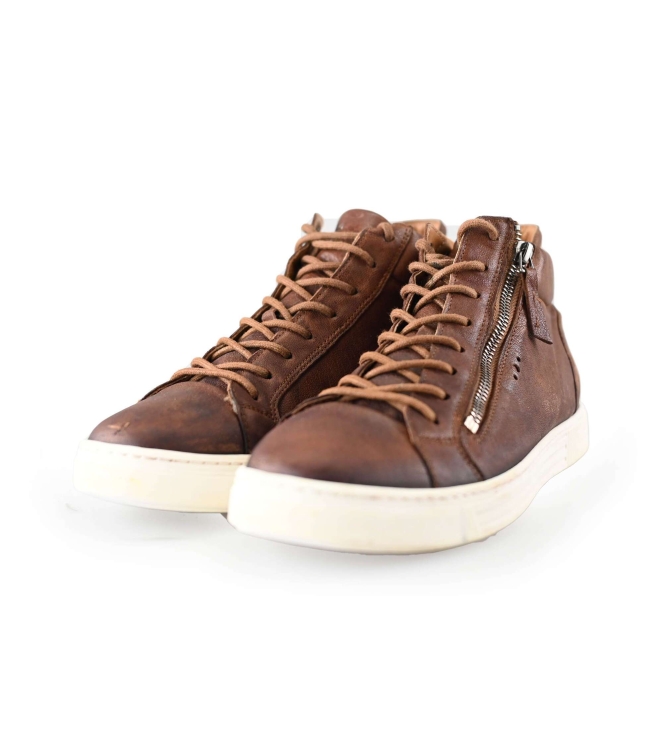 Aqa Sneakers