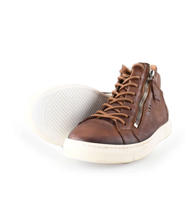 Aqa Sneakers