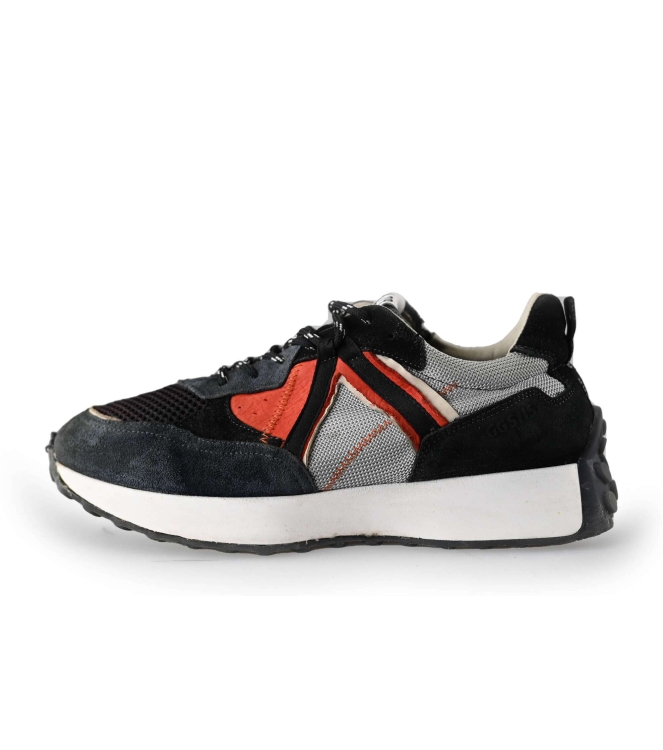 Giga Sneakers
