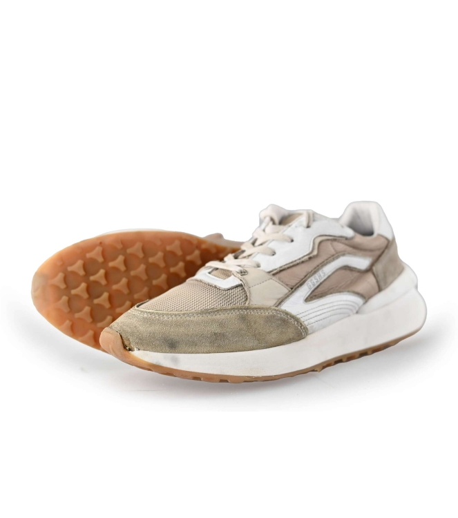 Giga Sneakers