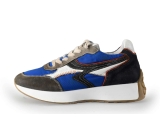 Giga Sneakers