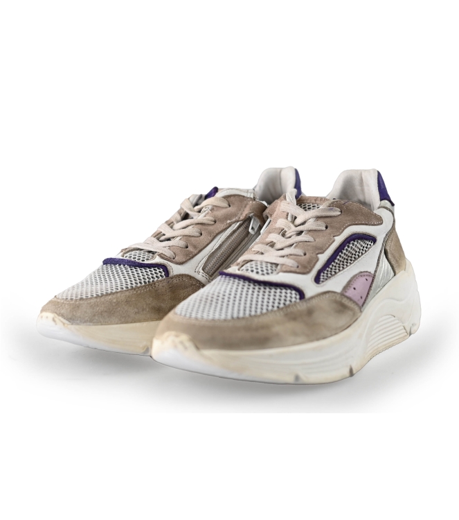 Giga Sneakers