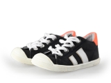Ik Ke Sneakers